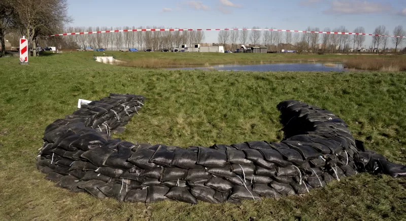 Halfronde kwelkade tegen de binnen teen aan (bron WSAM)