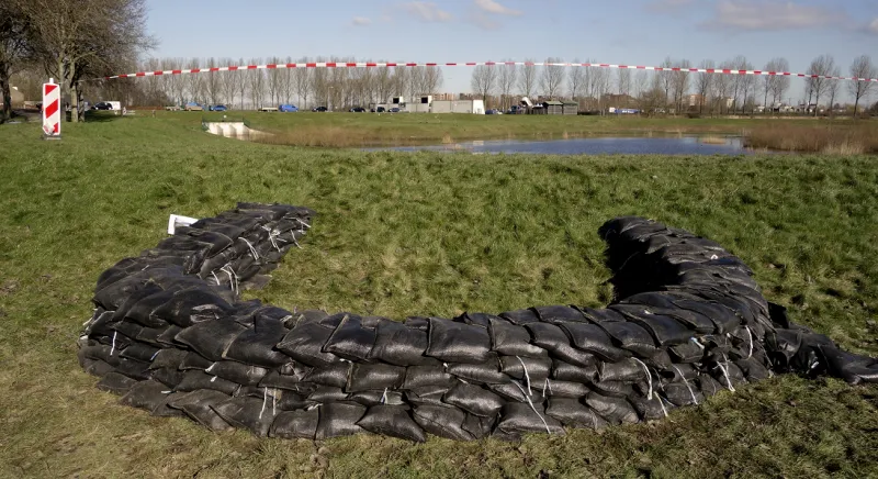 Halfronde kwelkade tegen de binnen teen aan (bron WSAM)