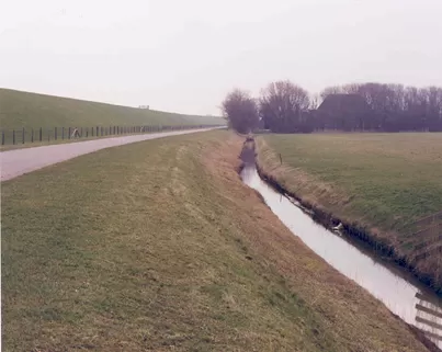 Horizontale verplaatsing en dichtdrukken bij teensloot
